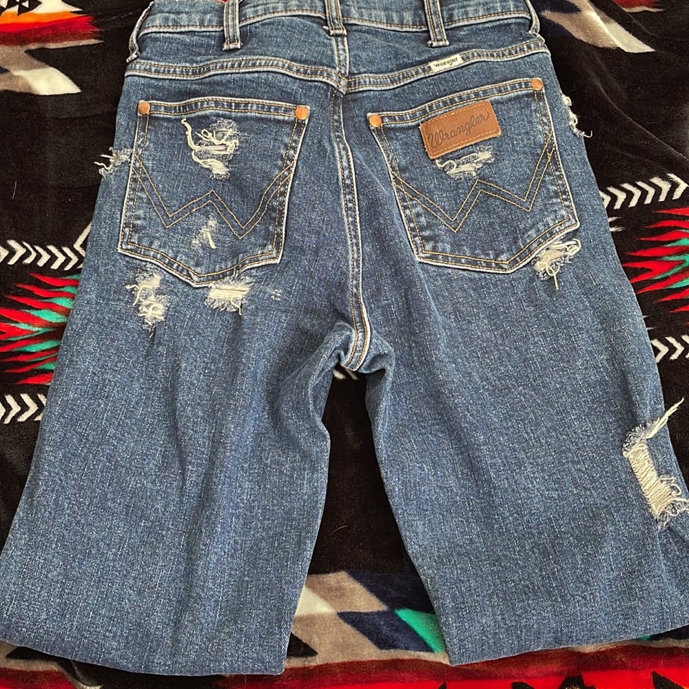 Wrangler skinny distresses pants size 25